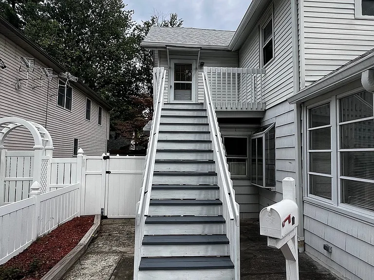 195 Pleasant Ave #2 — Photo 2