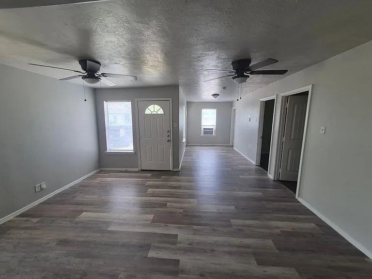 3723 W Martin St — Photo 7