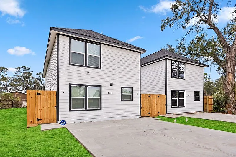 3 bed, 2.5 bath, 1150 sqft, $1,595 — Photo 1