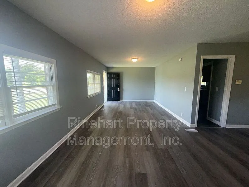 3 bed, 2.0 bath, 1320 sqft, $1,500 — Photo 4