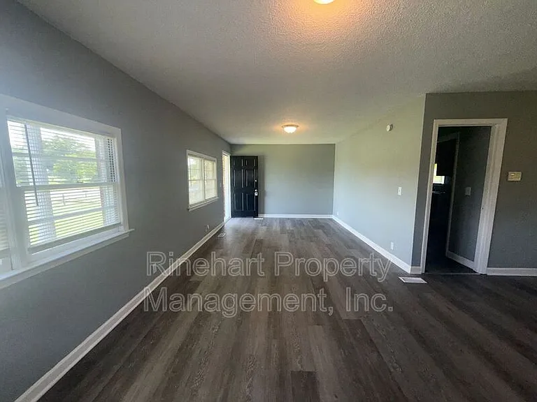 6087 Old York Rd — Photo 4