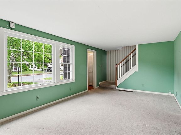 5th image of 47 Fenway Dr