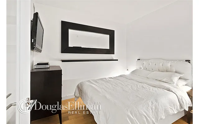 Rented by Douglas Elliman | media 21