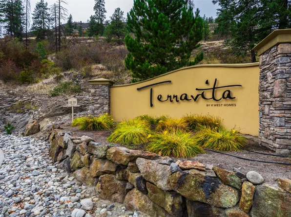 2760 Auburn Rd Unit 212, West Kelowna, BC V4T 4C2