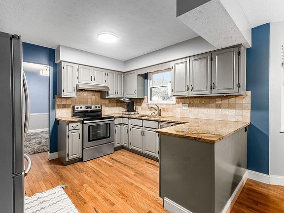 5th image of 13538 Carriage Ln