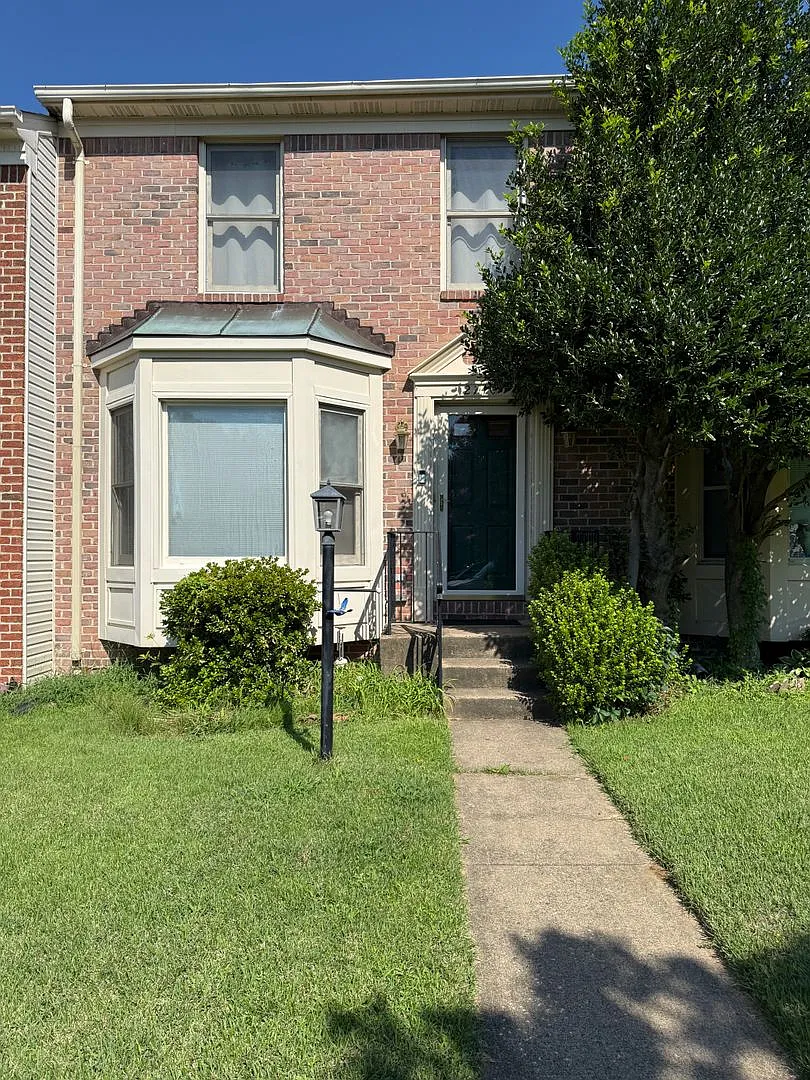 2740 Winston CT — Photo 1