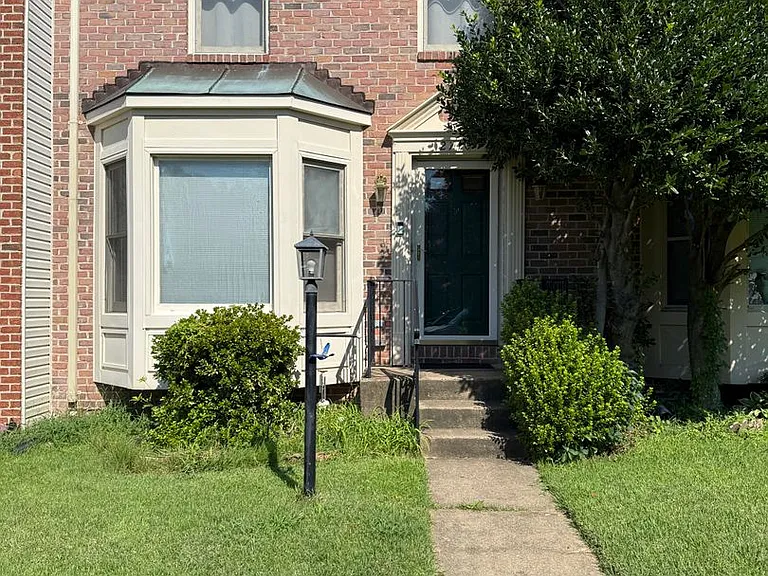 2740 Winston Ct — Photo 1