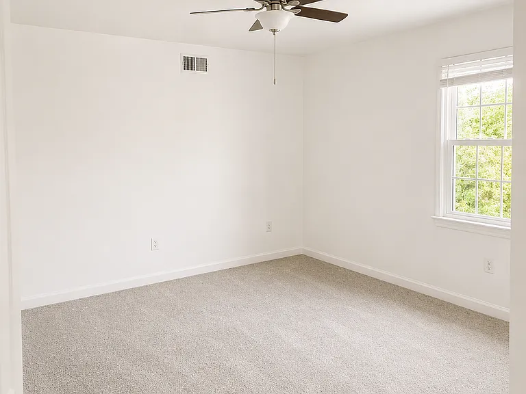 30 Windy Point Dr — Photo 25
