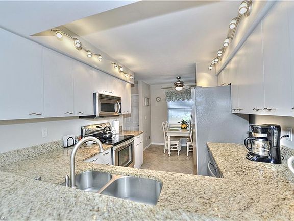 2nd image of 193 Robin Hood Cir #4-104