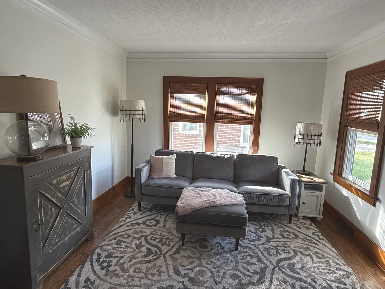 2 bed, 1370 sqft, $2,000 — Photo 2