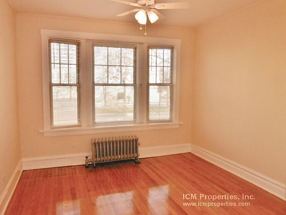 5th image of 1601 W Berteau Ave #1L