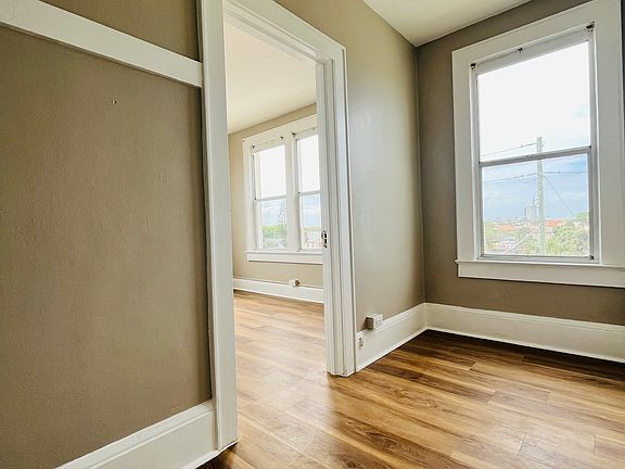 5th image of 311 S Grandview Ave APT 9