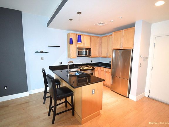 4th image of 181 Essex St #303