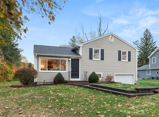 118 Farmstead Dr, South Windsor, CT 06074