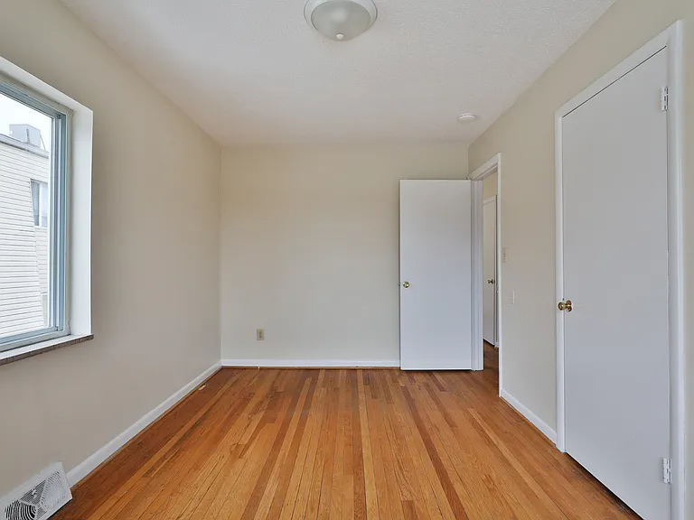 460 E Norwich Ave #A — Photo 18