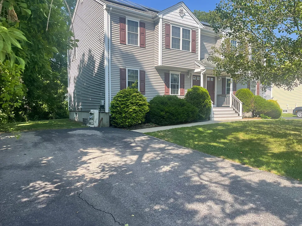 20 Harriet Thayer Ave #18