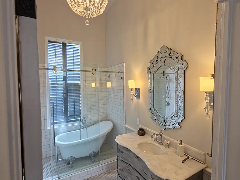 902 Winnie St — Photo 9