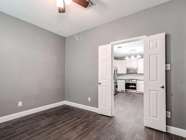 8515 Holly Spring Ln — Photo 14