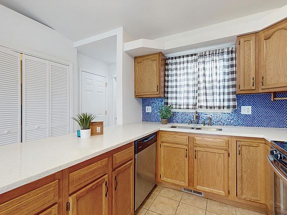3rd image of 476 E Hansen Blvd