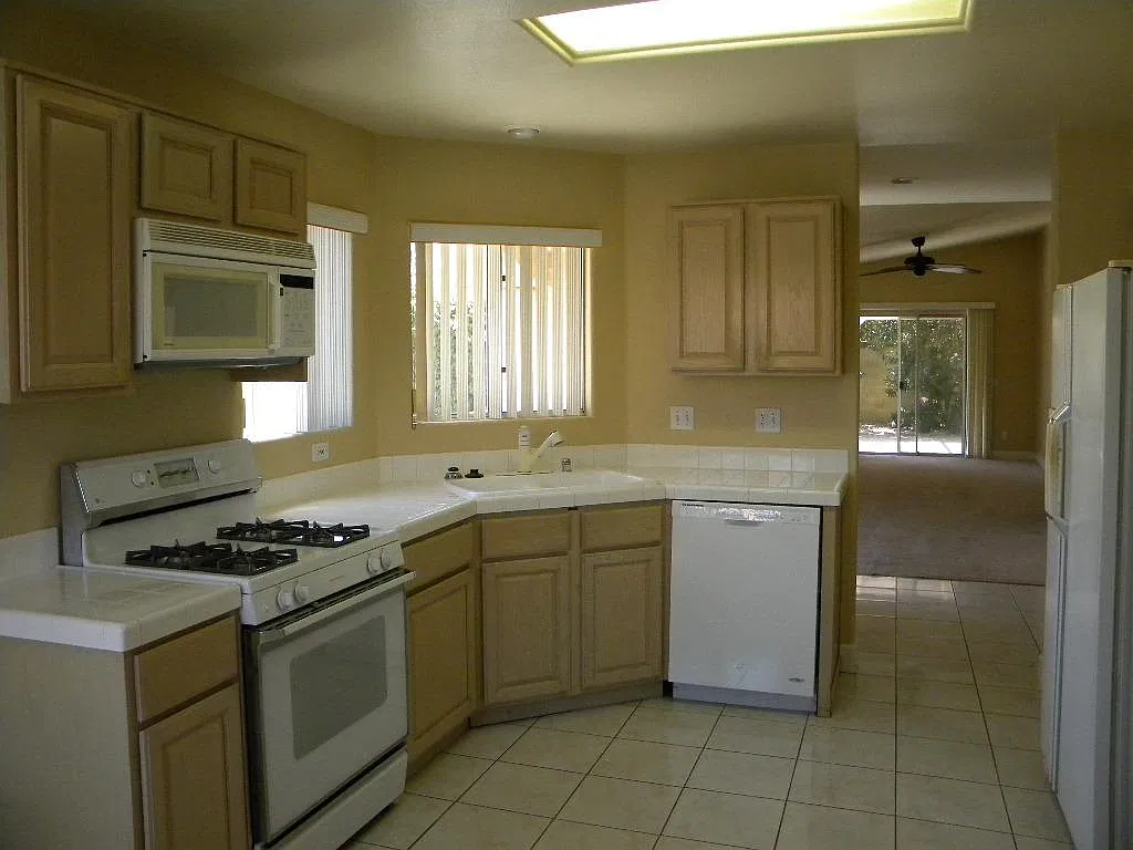 3 bed, 1400 sqft, $2,695 — Photo 4