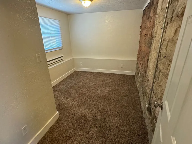 506 N Cascade Avenue — Photo 6