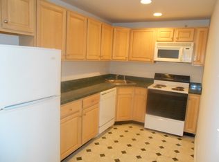 216 10th St #2R, Brooklyn, NY 11215