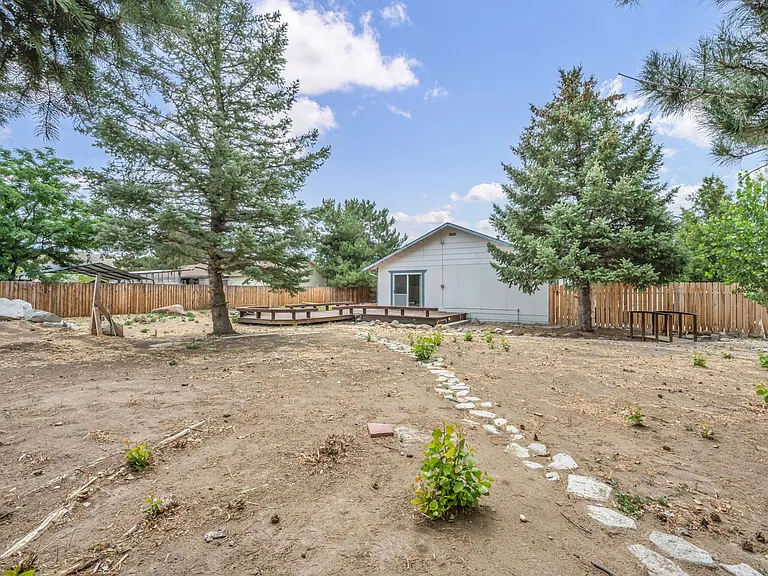 17575 Parrot Dr — Photo 39