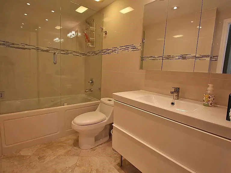 1250 S Miami Ave #802 — Photo 22