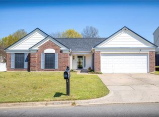 6865 Greenleaf Dr, North Richland Hills, TX 76182