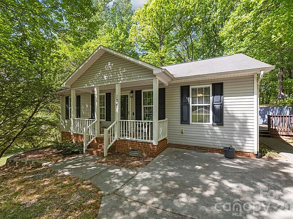 3rd image of 124 Stately Pines Dr