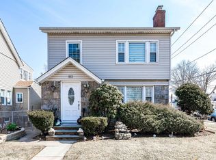 183 Rockaway Pkwy, Valley Stream, NY 11580