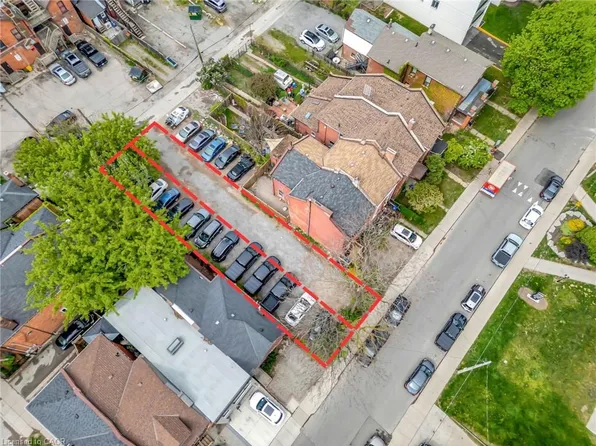 131 Market St, Hamilton, ON L8R 1N7