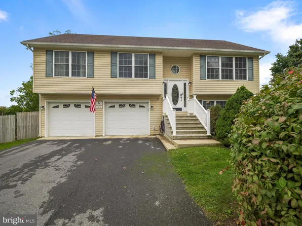 104 Vicksburg Ct, Martinsburg, WV 25404