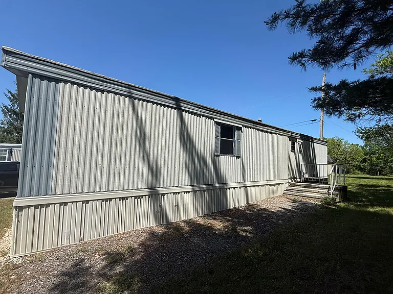 415 Meadowbrook Rd — Photo 3