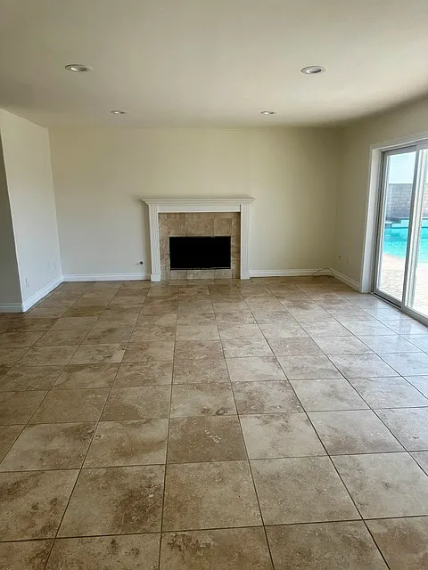 4 bed, 2552 sqft, $6,950 — Photo 4
