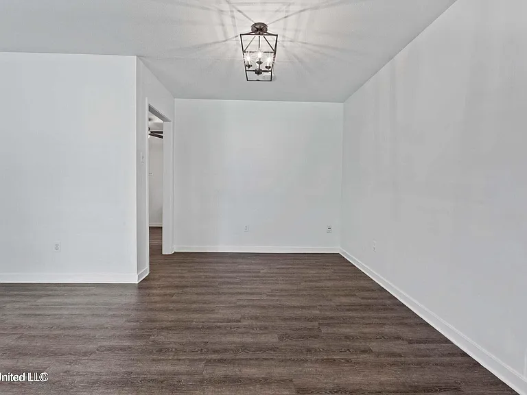 2508 Shady Ln — Photo 13