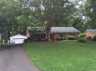 2310 Ramblewood Ln, Charlotte, NC 28210