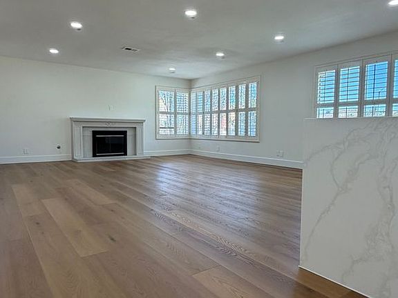 3rd image of 251 Asta Ct