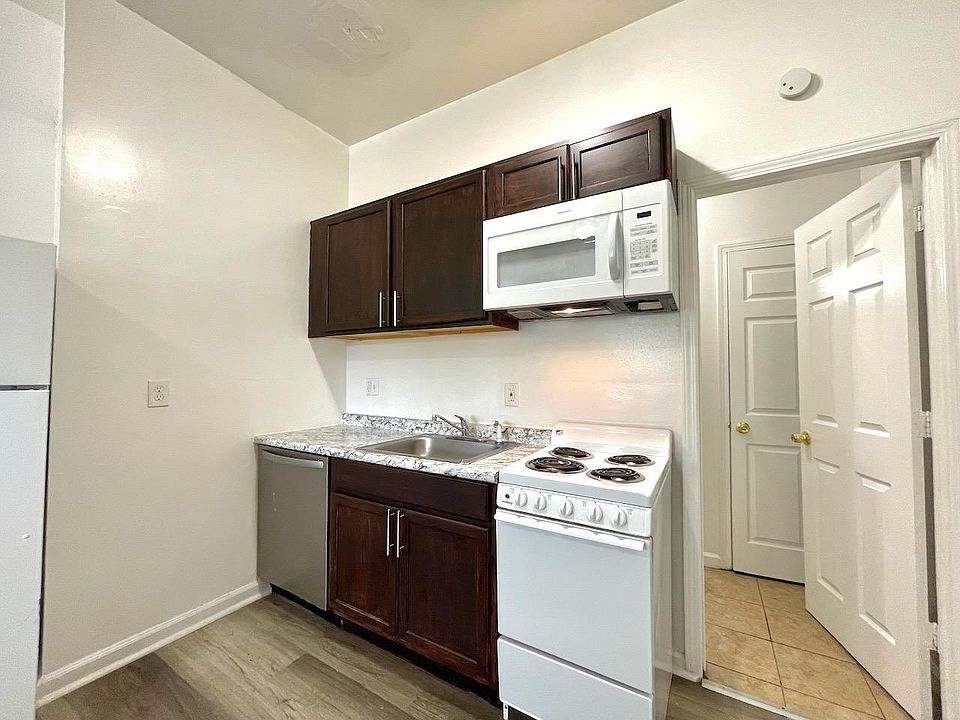 1st image of 2751 Pestalozzi St #1W