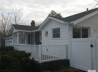 24 Cranberry St, Central Islip, NY 11722
