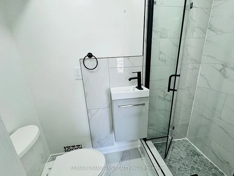 196 Caledonia Rd #2 — Photo 7