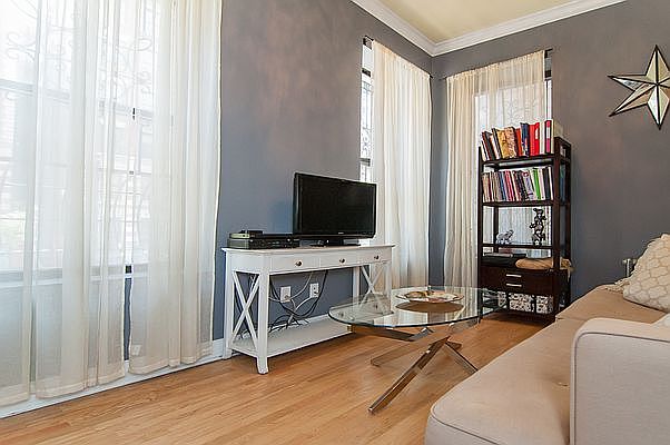 1st image of 421 Manhattan Ave #2
