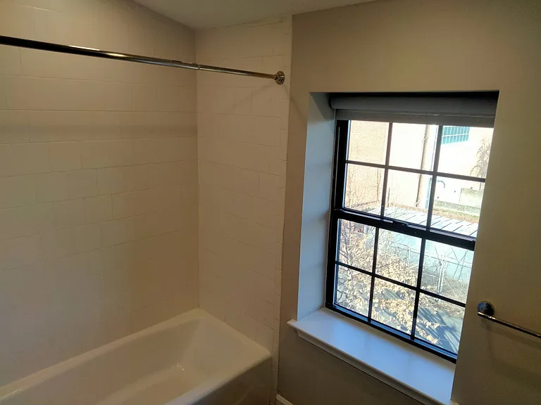 36 Imlay St #C — Photo 8