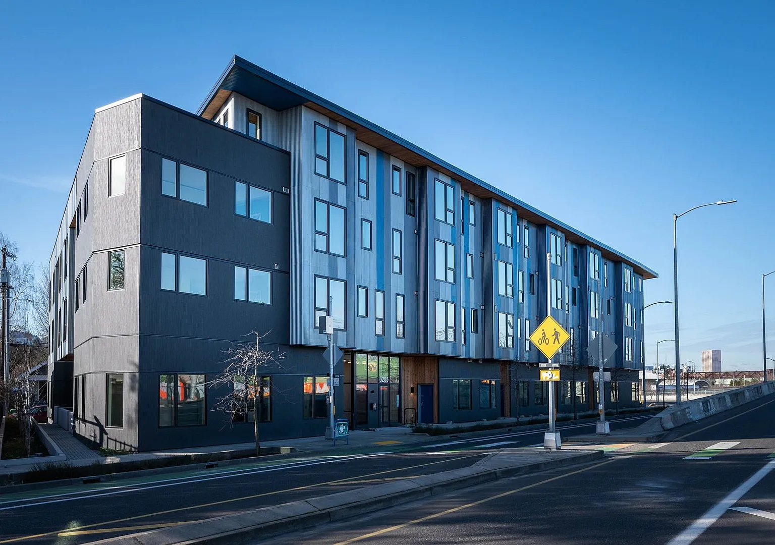 Dean River Apartments — Photo 1