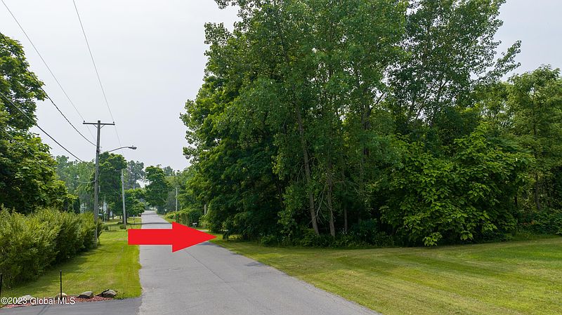 2nd image of 153 Cemetery Road