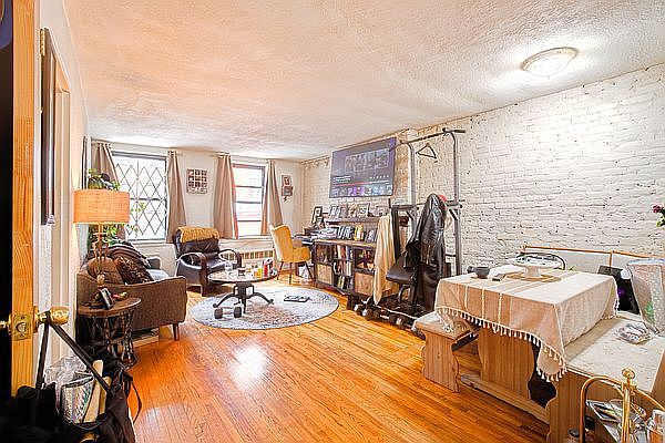 1st image of 347 E 14th St APT 1R