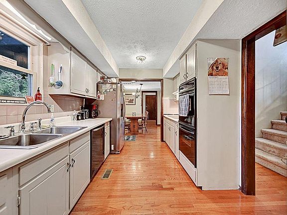 3rd image of 1520 La Paloma Dr