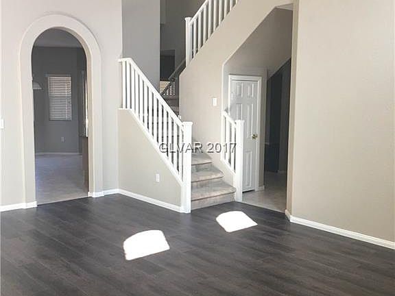 2nd image of 449 Crocus Hill St