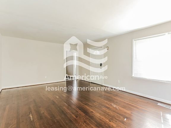 1459153_005_living_room_14104634.jpg