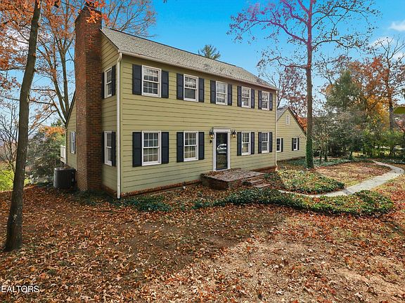 3rd image of 11134 Crown Point Dr